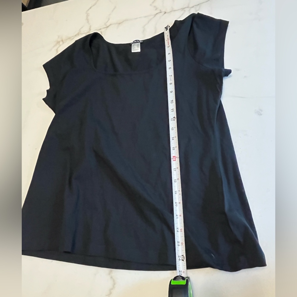 Women's Black basic tee - Picture 5 of 6